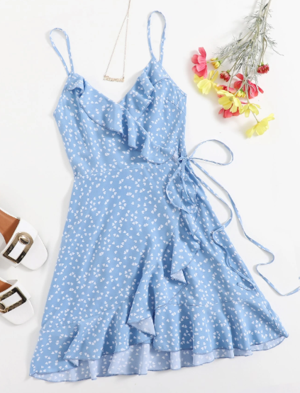 PR61 - Vestido azul de mujer con detalles de volantes y estampado de corazones por todas partes tipo camisola de envoltura