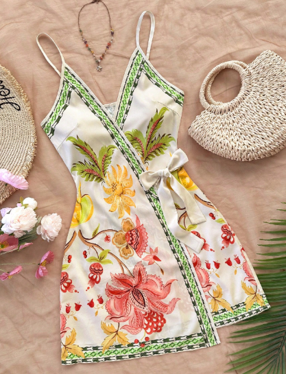 PR63 -  Vestido corto envolvente de tirantes finos con elementos tropicales, árbol de coco y hojas de palma para mujer